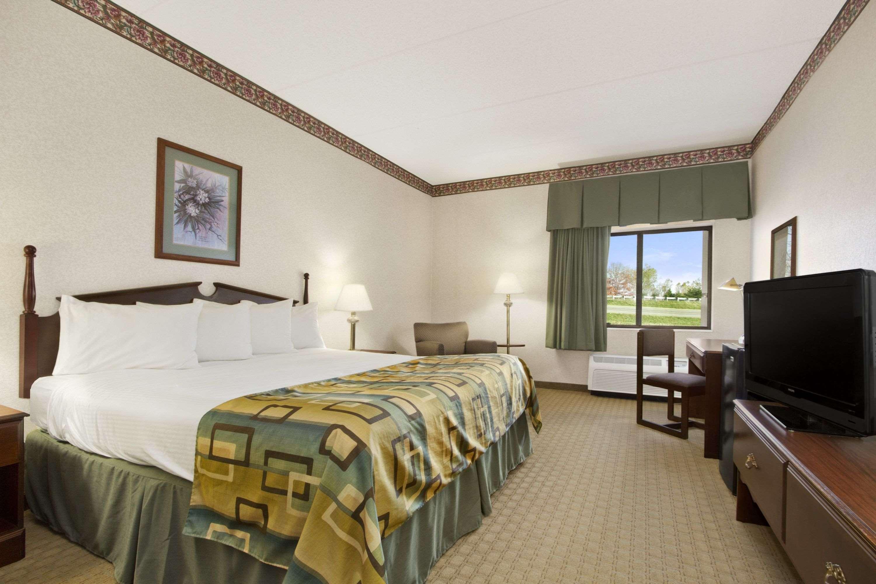 Hotel Baymont By Wyndham Corbin Exterior foto